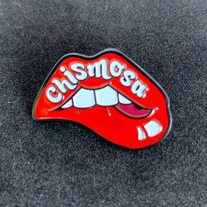 Chismosa Enamel pin CA